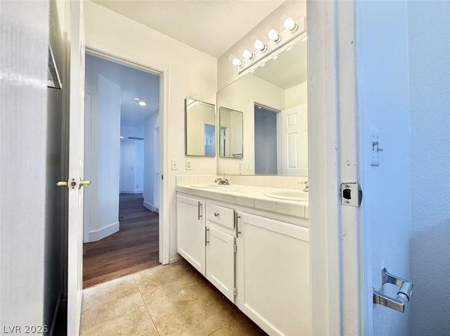 3829 CLIMBING ROSE Street, Las Vegas, NV 89147