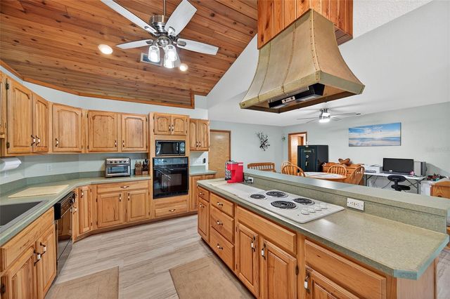 1312 GROVE AVENUE, Tarpon Springs, FL 34689