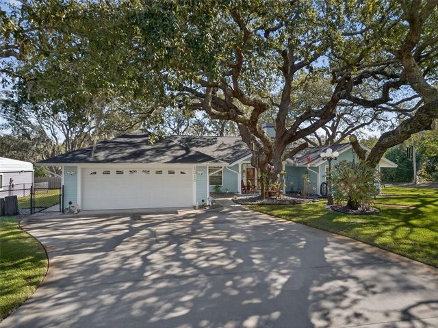 1312 GROVE AVENUE, Tarpon Springs, FL 34689