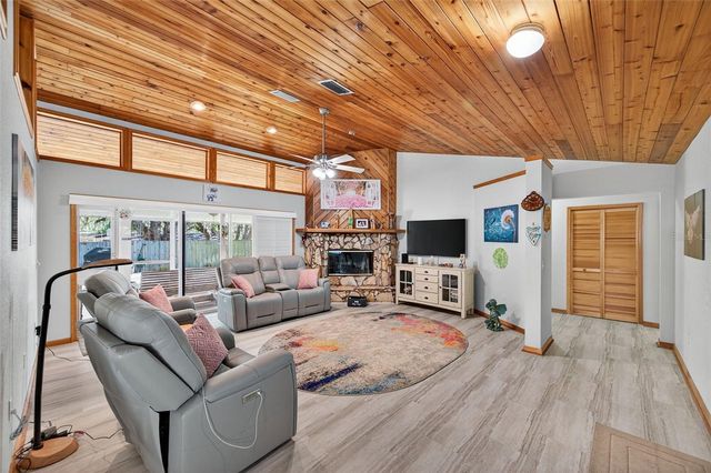 1312 GROVE AVENUE, Tarpon Springs, FL 34689