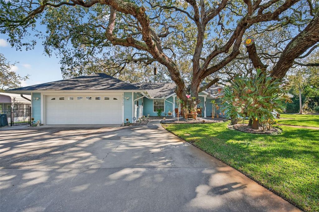 1312 GROVE AVENUE, Tarpon Springs, FL 34689