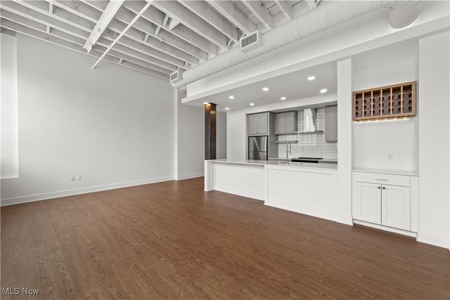 2048 Fulton Road 107, Cleveland, OH 44113