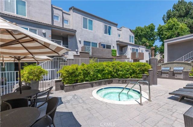 355 N Maple Street 203, Burbank, CA 91505