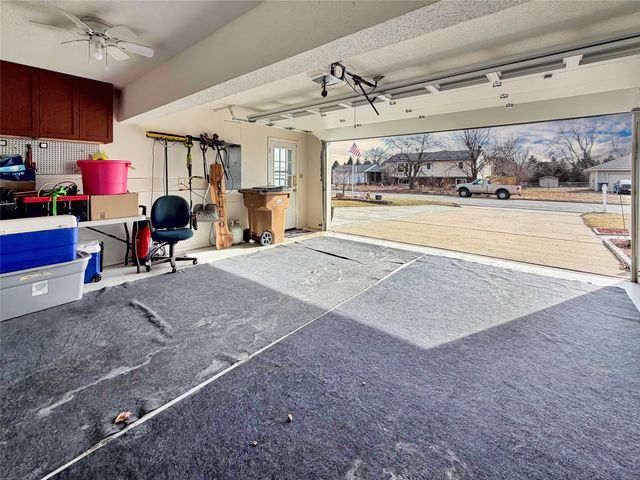 8735 NW 53rd Place, Johnston, IA 50131