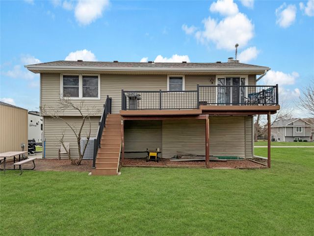 8735 NW 53rd Place, Johnston, IA 50131