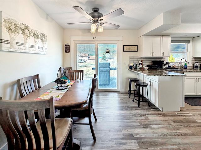 8735 NW 53rd Place, Johnston, IA 50131