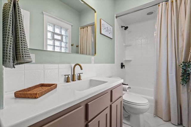 903 N Chicago AVENUE, South Milwaukee, WI 53172
