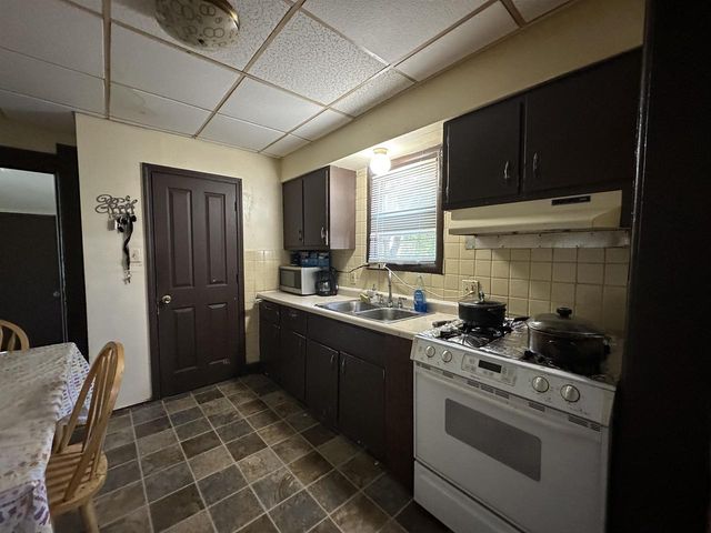 417 Center Avenue, Janesville, WI 53548