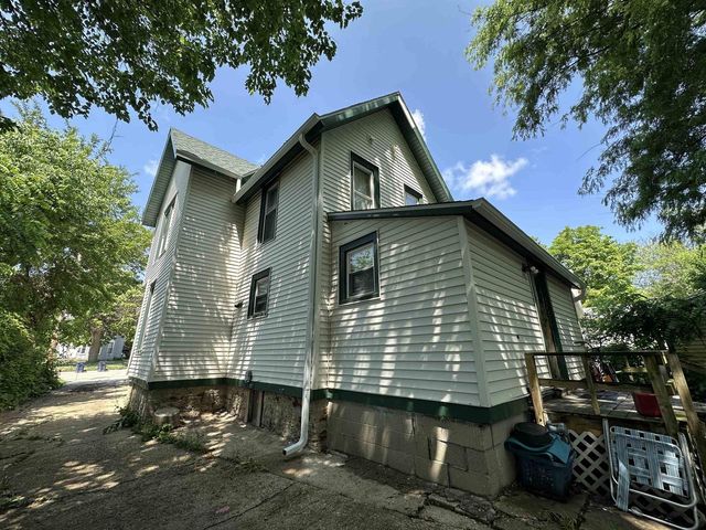 417 Center Avenue, Janesville, WI 53548