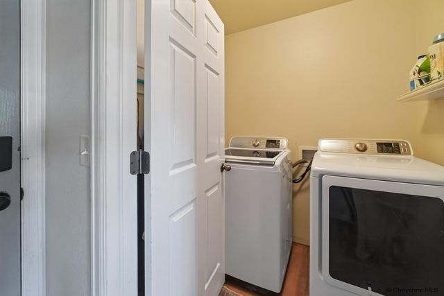 1602 SUMMERSET DR, Cheyenne, WY 82001