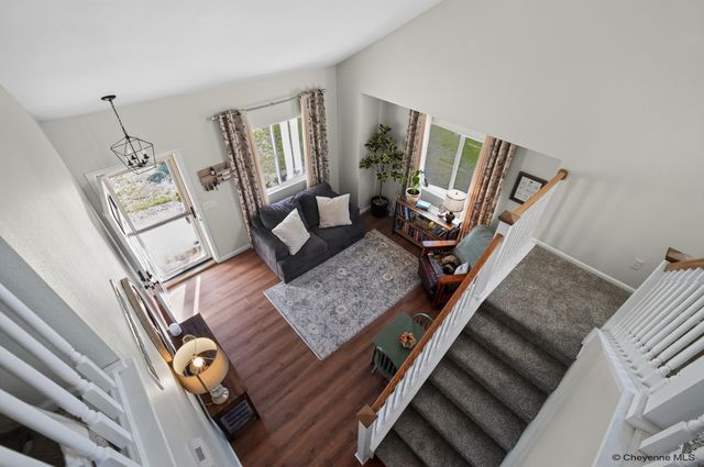 1602 SUMMERSET DR, Cheyenne, WY 82001