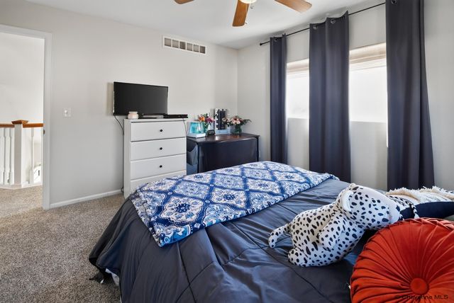 1602 SUMMERSET DR, Cheyenne, WY 82001