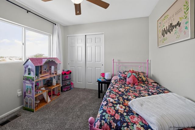 1602 SUMMERSET DR, Cheyenne, WY 82001