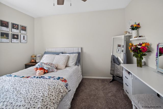 1602 SUMMERSET DR, Cheyenne, WY 82001