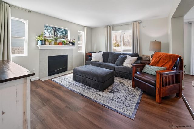 1602 SUMMERSET DR, Cheyenne, WY 82001