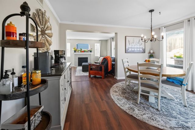 1602 SUMMERSET DR, Cheyenne, WY 82001
