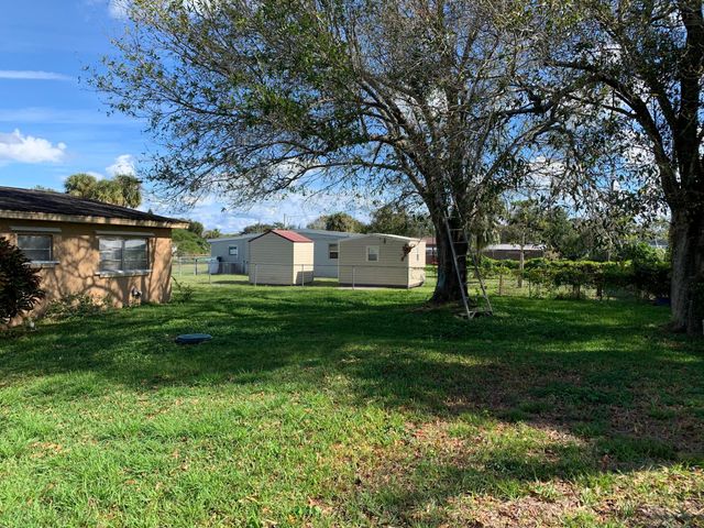 363 Hosbine Street, Fort Pierce, FL 34982