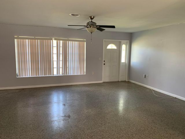 363 Hosbine Street, Fort Pierce, FL 34982