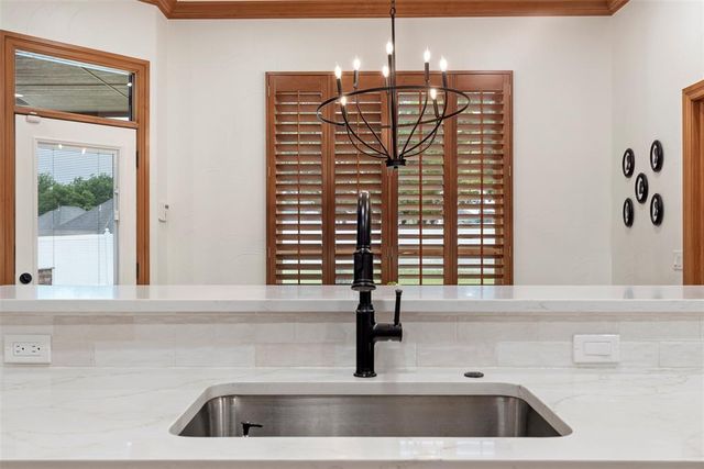 1900 Cobblestone Drive, Shawnee, OK 74804