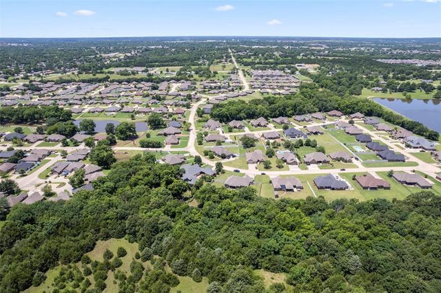 1900 Cobblestone Drive, Shawnee, OK 74804