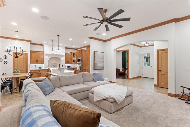 1900 Cobblestone Drive, Shawnee, OK 74804