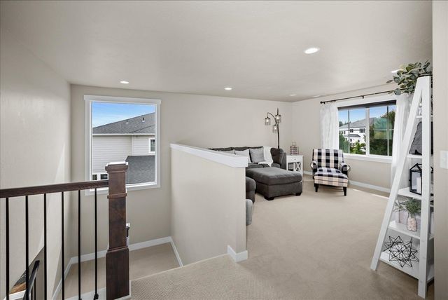 2327 S Fairmont Estates Dr, Greenacres, WA 99016