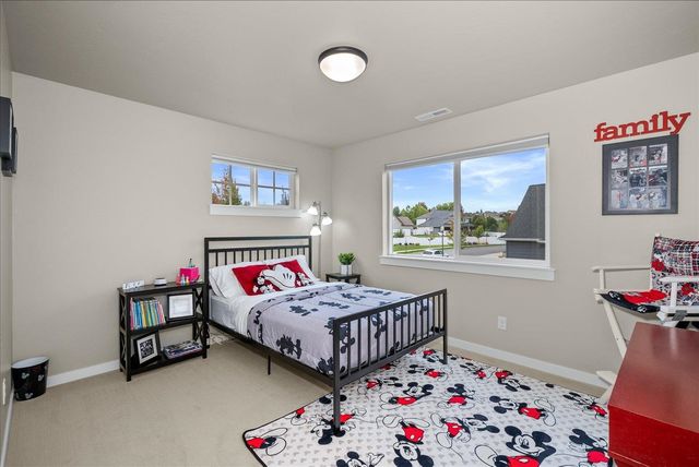 2327 S Fairmont Estates Dr, Greenacres, WA 99016
