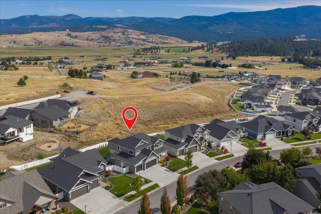 2327 S Fairmont Estates Dr, Greenacres, WA 99016