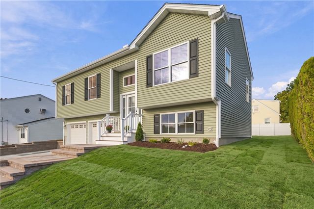 36 Vineyard Avenue, Cumberland, RI 02864