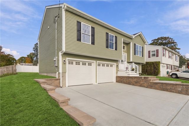 36 Vineyard Avenue, Cumberland, RI 02864