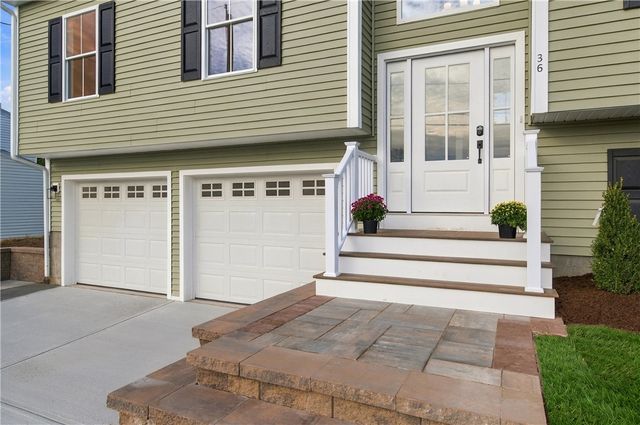 36 Vineyard Avenue, Cumberland, RI 02864