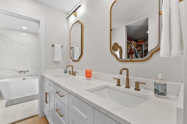 2618 S BRYANT CIRCLE, Tampa, FL 33629