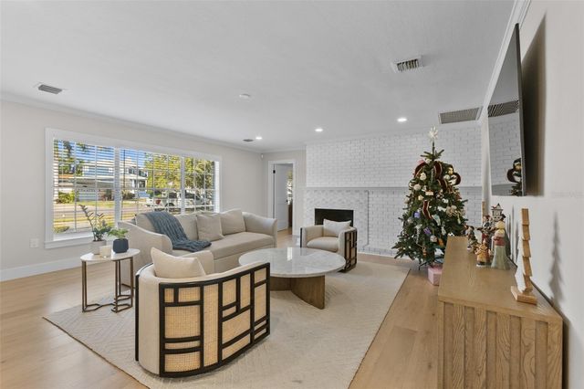 2618 S BRYANT CIRCLE, Tampa, FL 33629