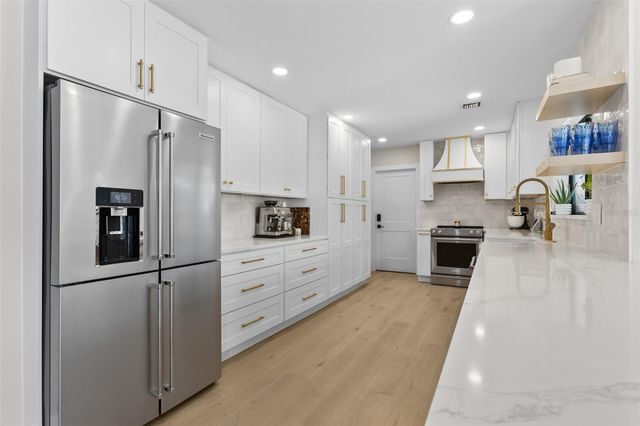 2618 S BRYANT CIRCLE, Tampa, FL 33629