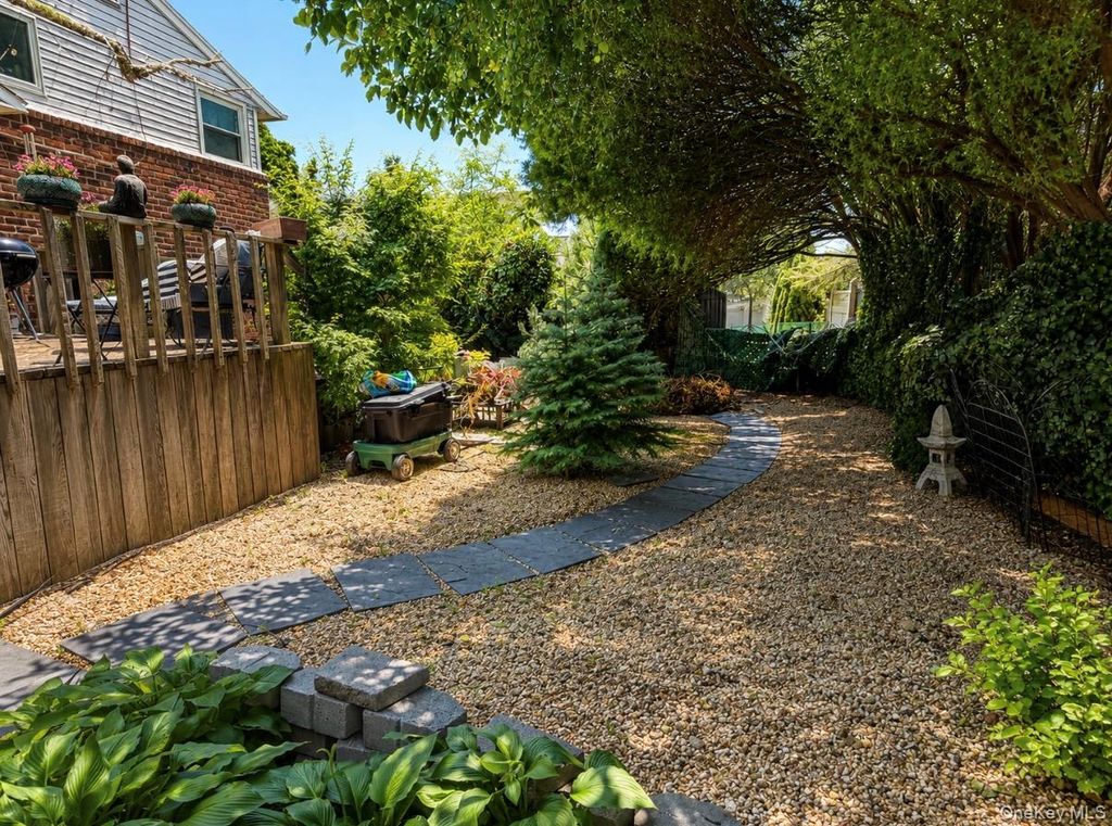 83 Bud Lane, Levittown, NY 11756 — photo 4