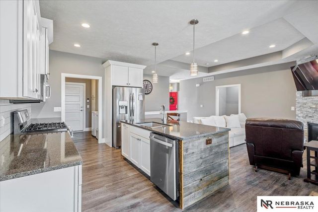 2602 Fountain Circle, Plattsmouth, NE 68048