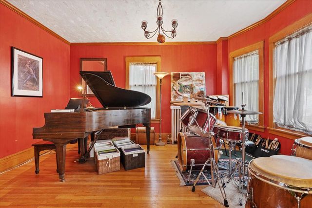 1701 E Lafayette PLACE, Milwaukee, WI 53202