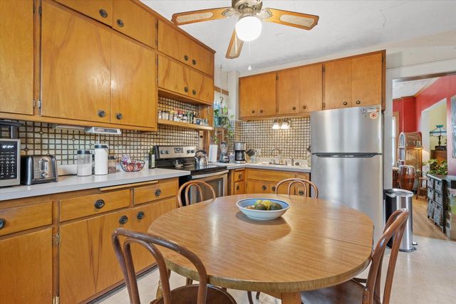 1701 E Lafayette PLACE, Milwaukee, WI 53202