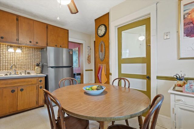 1701 E Lafayette PLACE, Milwaukee, WI 53202