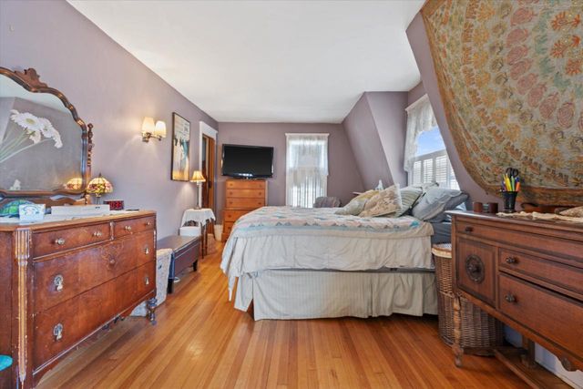1701 E Lafayette PLACE, Milwaukee, WI 53202