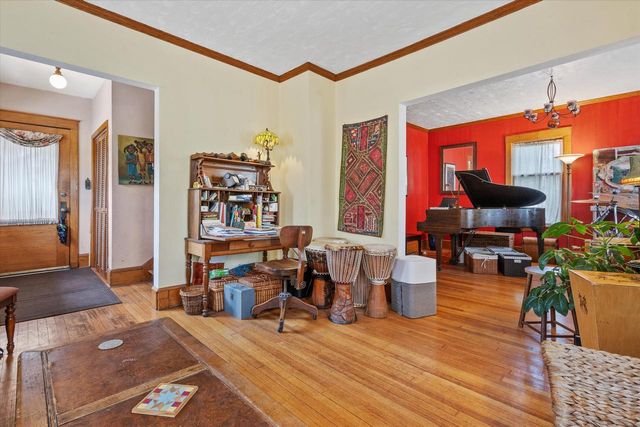 1701 E Lafayette PLACE, Milwaukee, WI 53202