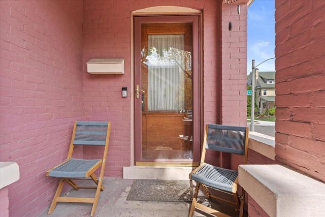 1701 E Lafayette PLACE, Milwaukee, WI 53202