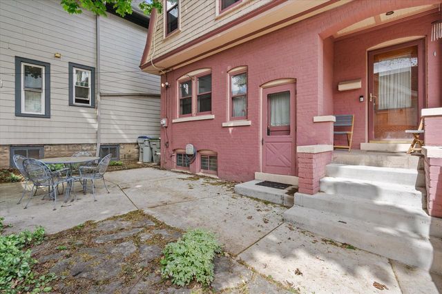 1701 E Lafayette PLACE, Milwaukee, WI 53202