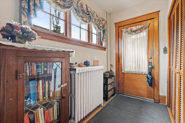 1701 E Lafayette PLACE, Milwaukee, WI 53202