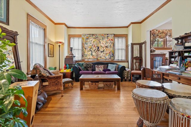 1701 E Lafayette PLACE, Milwaukee, WI 53202