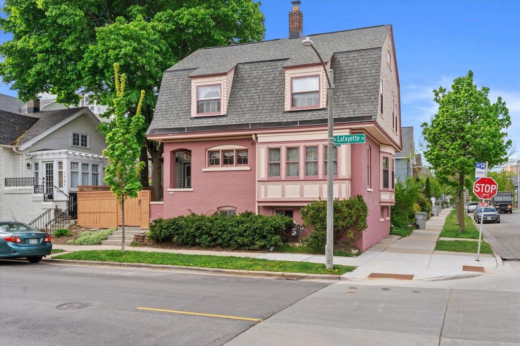 1701 E Lafayette PLACE, Milwaukee, WI 53202