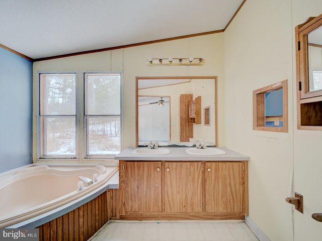 13577 COUNTYLINE CHURCH RD, Woodford, VA 22580