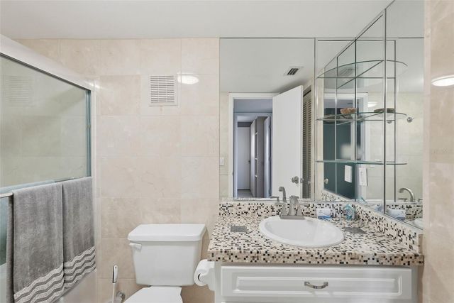 1060 PINELLAS BAYWAY S 204, Tierra Verde, FL 33715