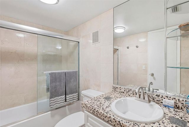 1060 PINELLAS BAYWAY S 204, Tierra Verde, FL 33715
