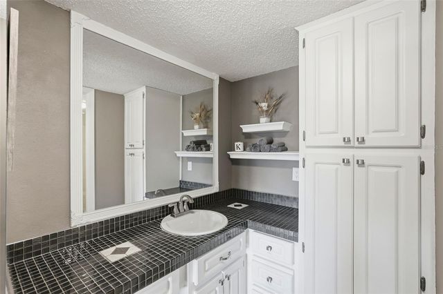 1060 PINELLAS BAYWAY S 204, Tierra Verde, FL 33715